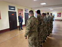 Юрий Моисеев встретился с бойцами калужского СОБР «Спутник» Юрий Моисеев встретился с бойцами калужского СОБР «Спутник»