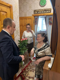 Алексей Колесников поздравил жительницу блокадного Ленинграда Алексей Колесников поздравил жительницу блокадного Ленинграда