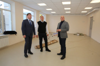 Юрий Моисеев и Михаил Васильев проверили ремонт детского сада № 108 Юрий Моисеев и Михаил Васильев проверили ремонт детского сада № 108